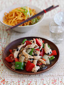 Chicken with peppers and black beans (China)