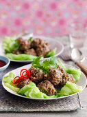 Steamed Beef Meatballs with Cabbage