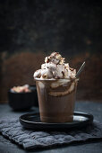 Hazelnut chocolate drink with nougat cream – vegan