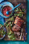 Gebackenes Lammfleisch mit Linsen-Auberginen-Salat