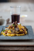 Pappardelle mit Lamm und Artischocken