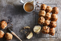 Chocolatey hot crossed buns