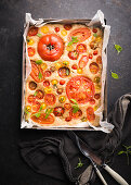 Veganer, herzhafter Dinkel-Tomaten-Kuchen