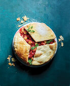 Fruit-filled pie with puff pastry