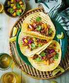 Tacos al Pastor mit Schweinefleisch und Ananas