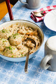 Cream mushroom with bread dumplings