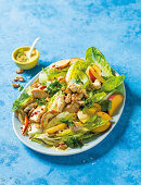 Coronation Chicken Salat mit Pfirsichen und Currydressing