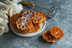 Flores de carnaval (Flores Manchegas Crocantes) - spanisch-skandinavische Kekse zu Weihnachten und Ostern