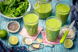 Spinach smoothie with fruits and oatmeal