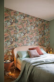 Glamouröses Schlafzimmer in Rosé und Mintgrün