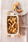 Kartoffel-Wedges mit Salbei und Rosmarin
