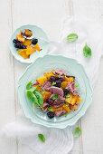 Rindfleisch-Kürbis-Salat mit Brombeeren und Babyspinat