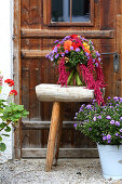 Herbstlicher Strauß mit Dahlien, Herbstastern und Amaranthus