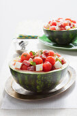 Wassermelonensalat mit Salami, Feta und Pfefferminze