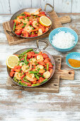 Prawns with green beans, pepper and cherry tomatoes