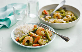 Green Masala Prawn And Coconut Curry