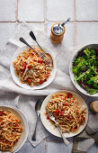 Spaghetti mit Thunfisch, Chili und weissen Bohnen