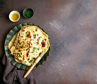 Naan - indisches Fladenbrot mit Knoblauch