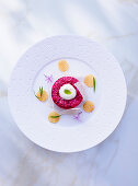 Beetroot tartare with potato chips