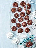 Weihnachtliche Schokoladen-Orangen-Kekse zum Verschenken