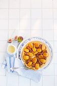 Tarte Tatin with apples and figs