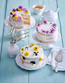 Spring cakes with edible flowers