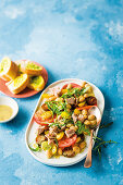 Französischer Thunfischsalat mit Butterbohnen, Tomaten und Rucola