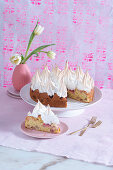 Rhubarb meringue cake