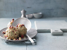 Bread dumplings with cranberry