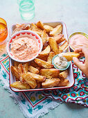 Potato Wedges mit Käse und Dips