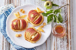 Apples in puff pastry