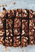 Brownies mit Schokoladenglasur, Erdnussbutter und Mandeln