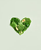 Grünes Herz aus Gemüse