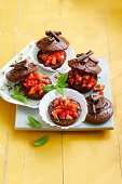 Sacher tartlets with strawberries