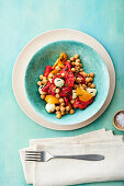 Chickpea salad with vegetables and mozzarella