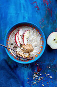 Porridge with apple and peanut butter