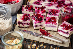 Käsekuchen mit Sommerbeeren