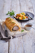 Schweinefilet Wellington mit Gemüsebeilage