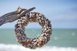 Muschelkranz am Strand