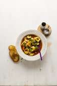 Quick vegetable soup with tortellini