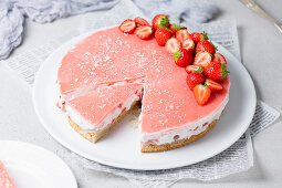 Fruity Coconut-Strawberry Cake (Low Carb)