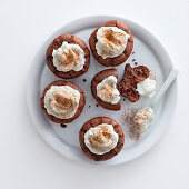 Brownie-Cupcakes mit Kondensmilch
