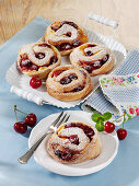 Pudding buns with cherries