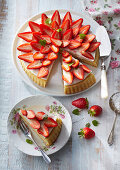 Biscuit cake with strawberries