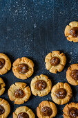 Thumbprint Cookies mit Salzkaramell