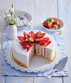 Rolled up cake with strawberries
