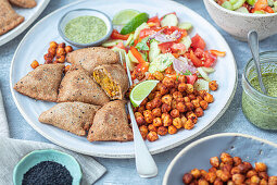 Wholemeal samosas with lentils