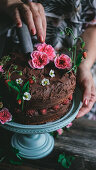 Chocolate cake with raspberries