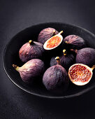 Figs in the bowl