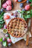 Pistachio plum pie with pistachio pastry